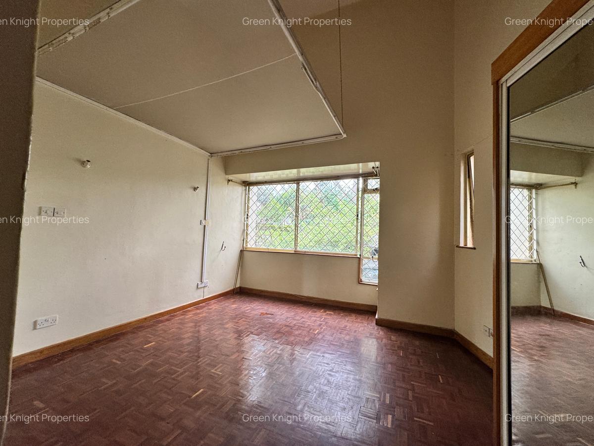 4 Bed Townhouse with En Suite in Kilimani - 16