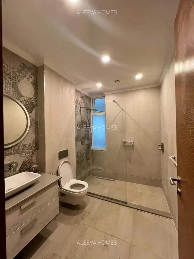 5 Bed Apartment with En Suite in Parklands - 17