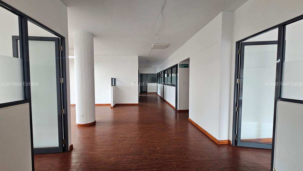 2,734 ft² Office with Service Charge Included at Riverside Drive - 6