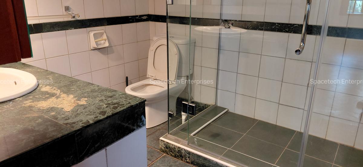 5 Bed Townhouse with En Suite in Runda - 19
