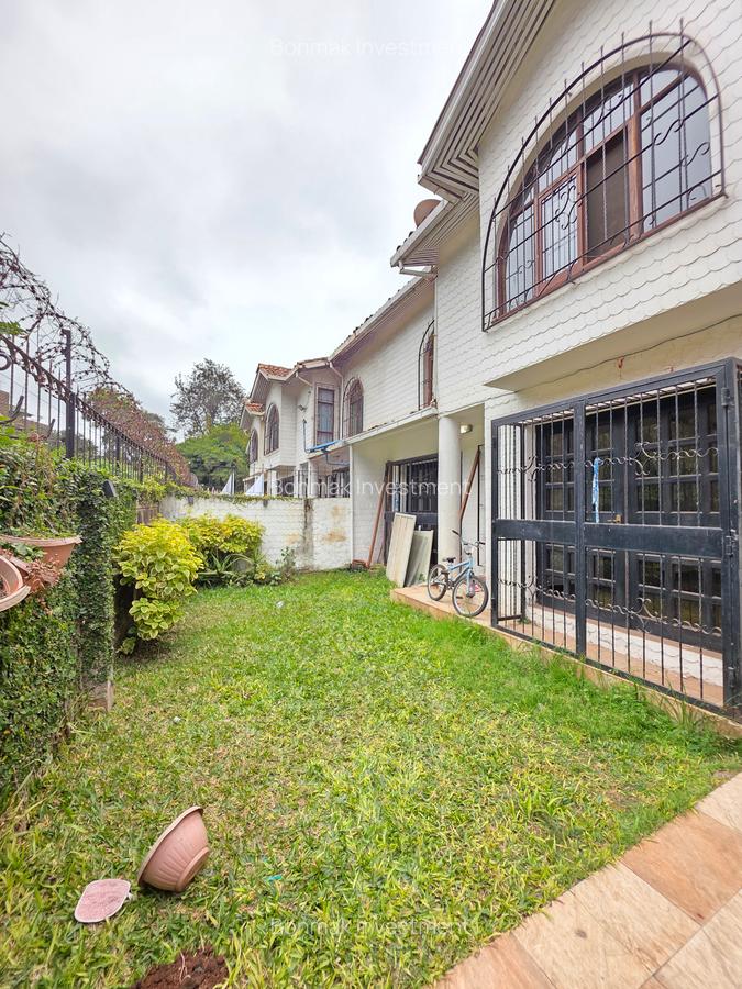 4 Bed Townhouse with En Suite at Lavington-Valley Arcade - 4
