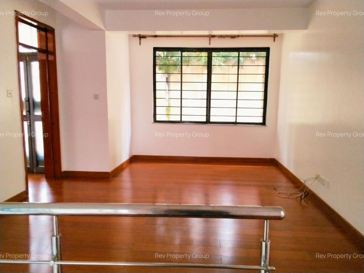 5 Bed Villa with En Suite in Lavington - 9