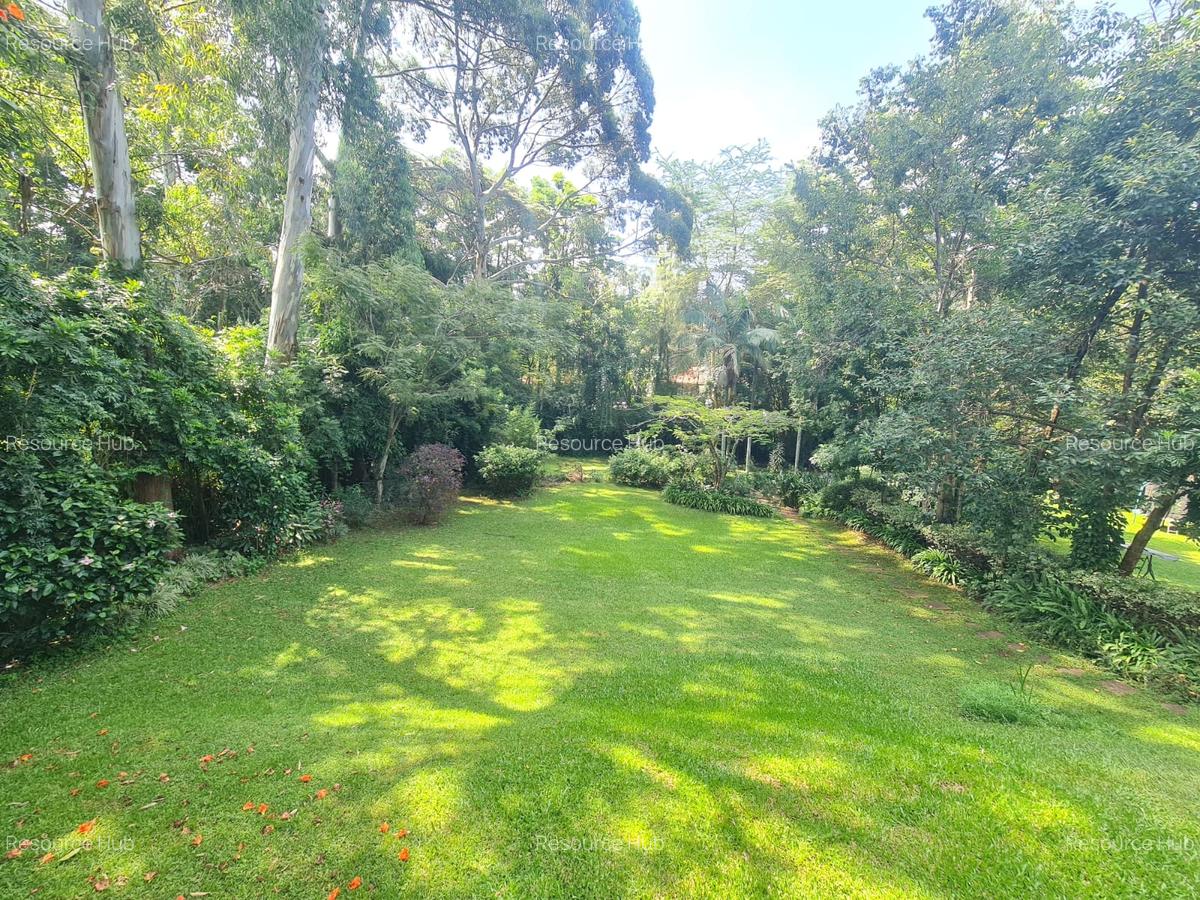 6 Bed House with En Suite at Nyari - 1