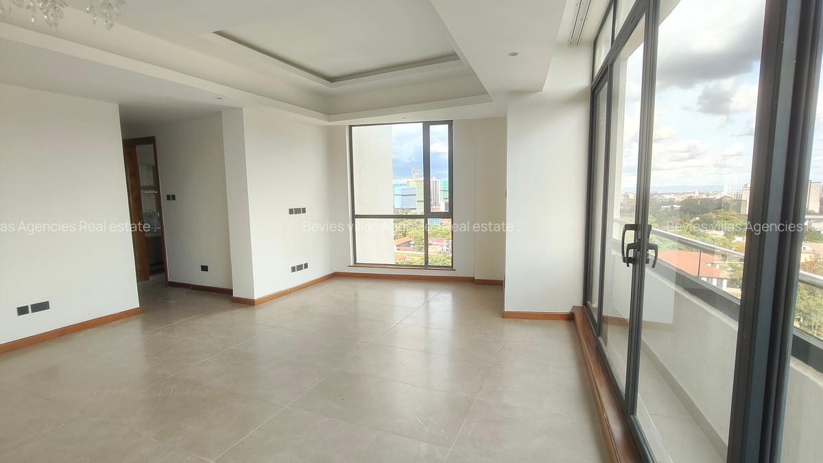 3 Bed Apartment with En Suite at Riverside - 15