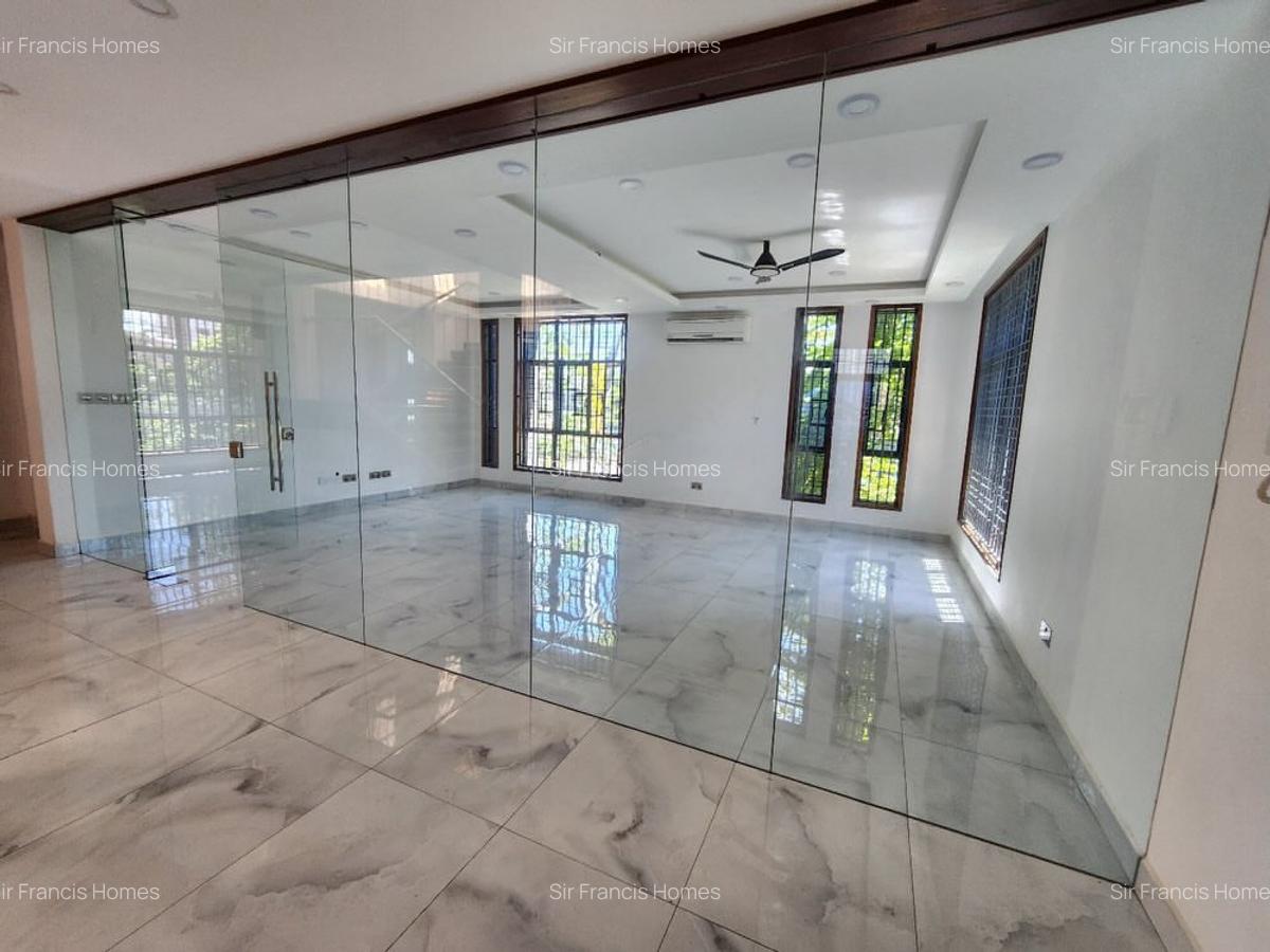 5 Bed Villa with En Suite in Nyali Area - 7
