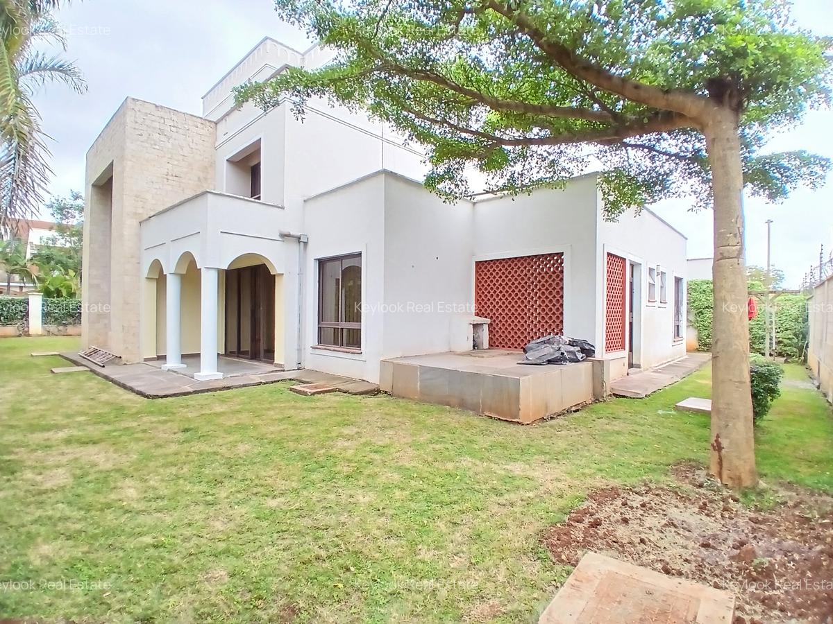 4 Bed Townhouse with En Suite at Lavington Green - 2