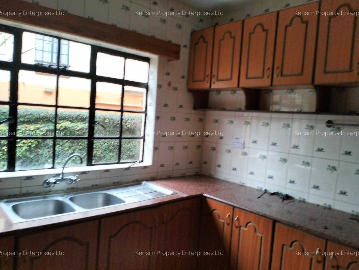 4 Bed Townhouse with En Suite in Lavington - 14