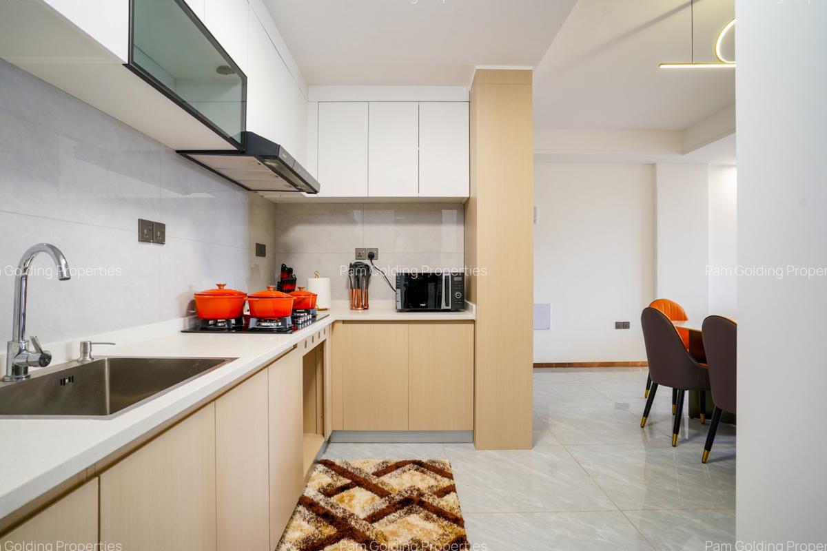 Furnished 3 Bed Apartment with En Suite at Riverside Drive - 5