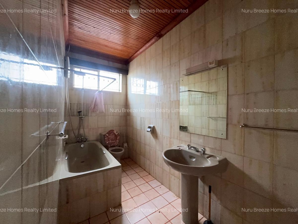 4 Bed House with En Suite in Nyari - 8