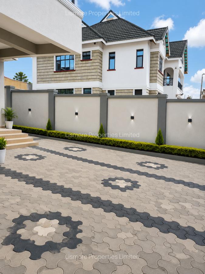 4 Bed House with En Suite in Kenyatta Road - 4