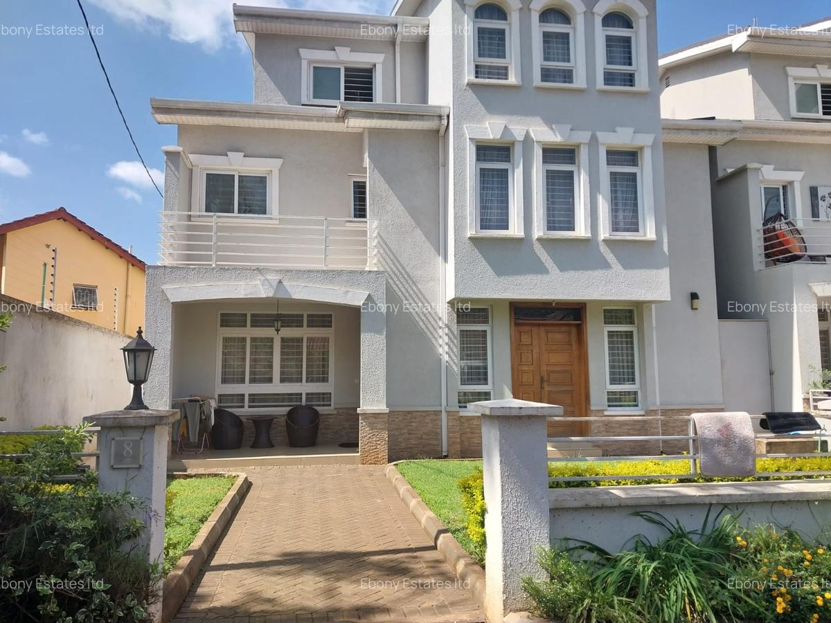 5 Bed Townhouse with En Suite in Lavington - 1