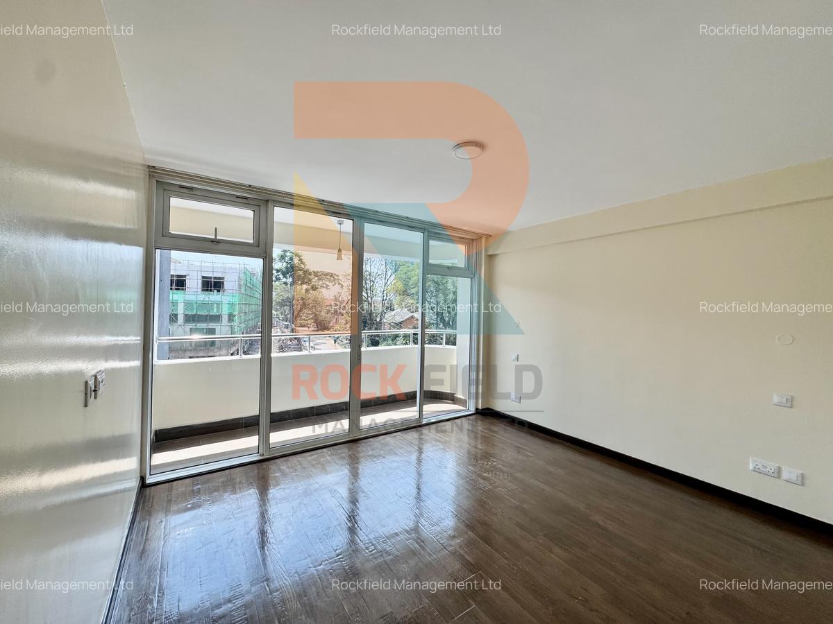 3 Bed Apartment with En Suite in Riverside - 18