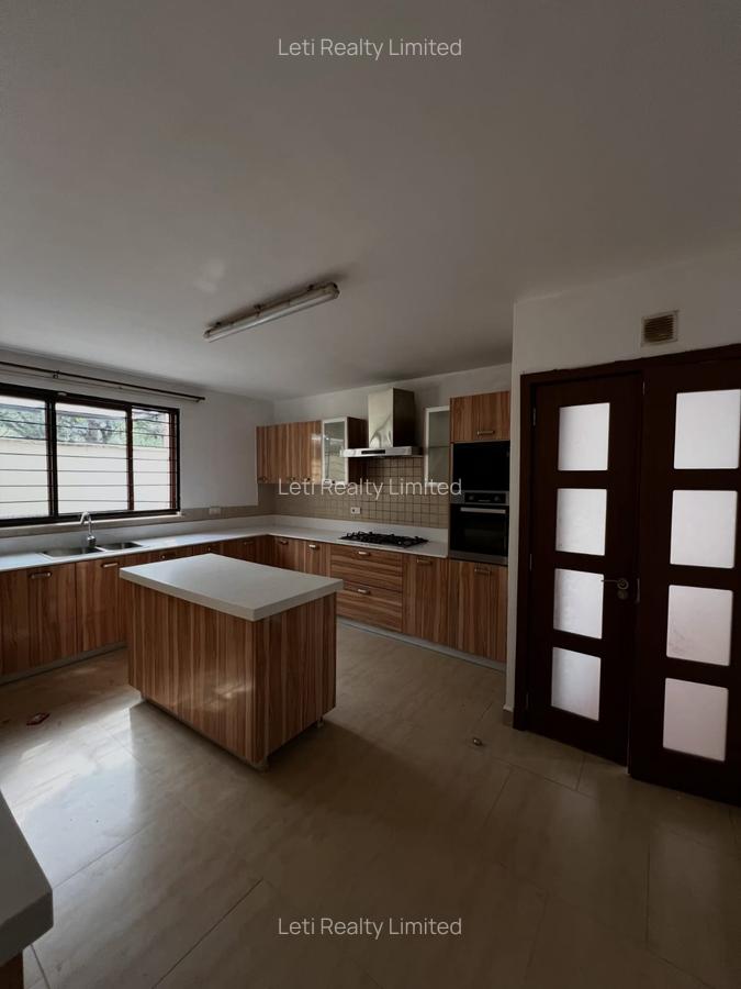 5 Bed Townhouse with En Suite in Kileleshwa - 4