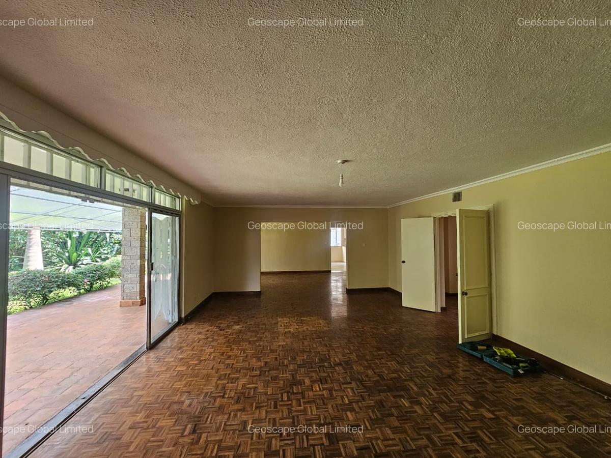 4 Bed House with En Suite in Spring Valley - 9