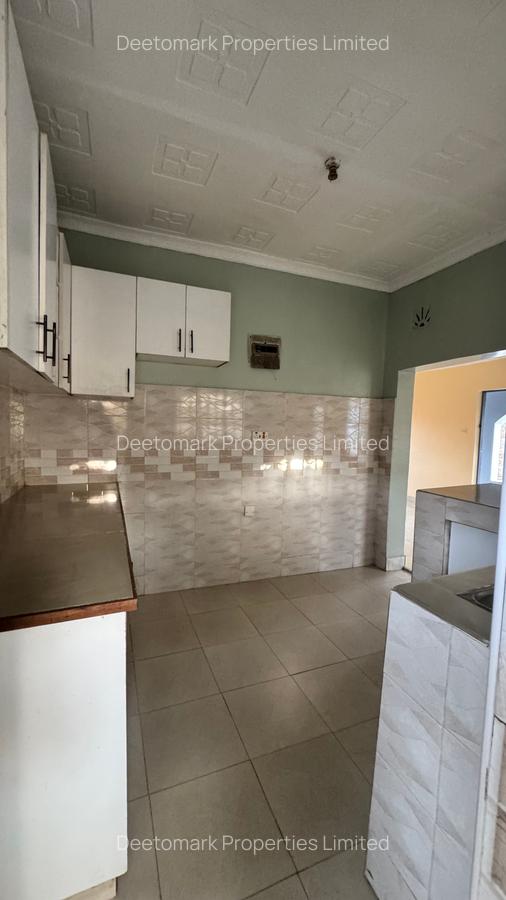 4 Bed House with En Suite at Karen End - 10