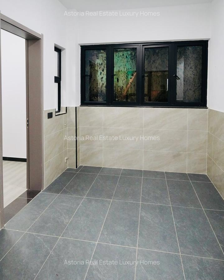 3 Bed Apartment with En Suite at 2026-107 - 13