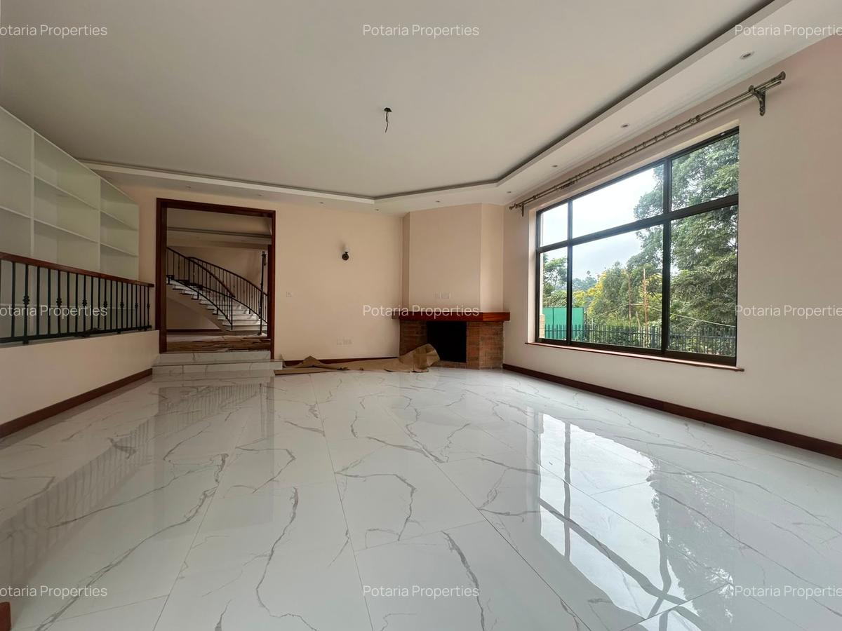4 Bed House with En Suite in Rosslyn - 3