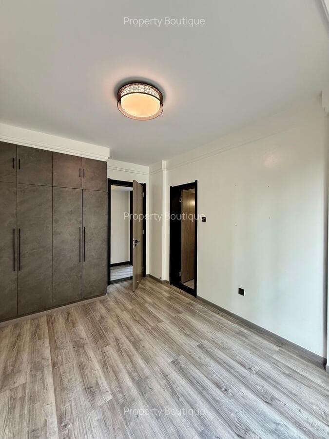 3 Bed Apartment with En Suite at Othaya Road - 10