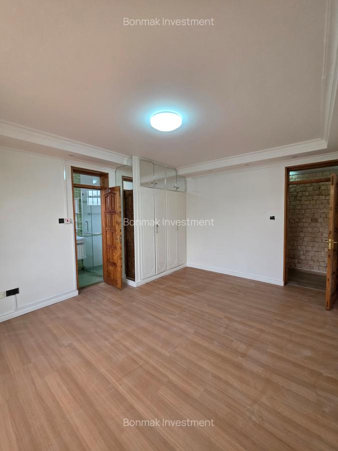 3 Bed Apartment with En Suite at Lavington Green - 12