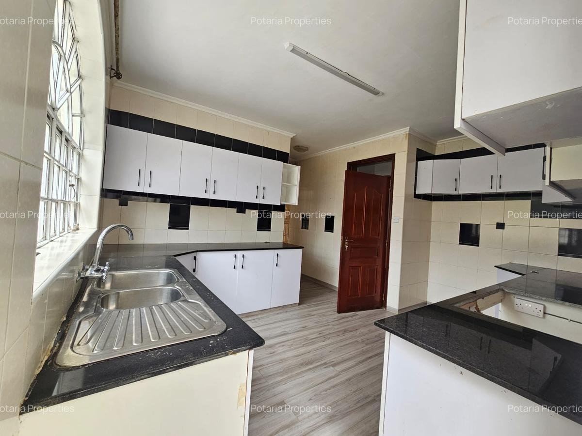 4 Bed Townhouse with En Suite in Lavington - 4