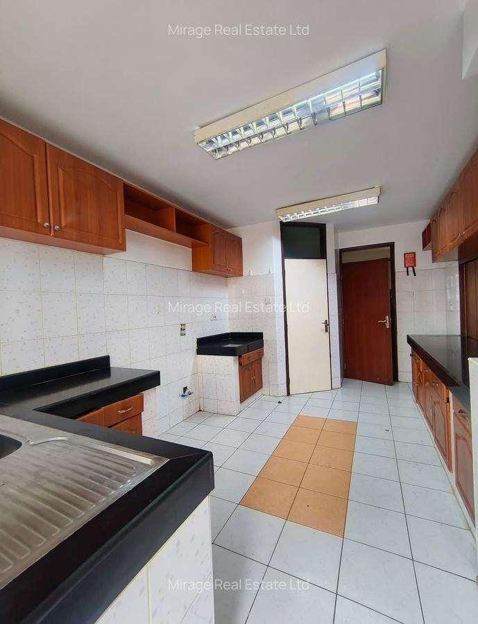 3 Bed Apartment with En Suite in Kileleshwa - 16
