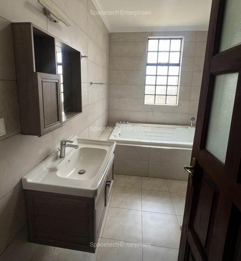 4 Bed Townhouse with En Suite in Kitisuru - 8