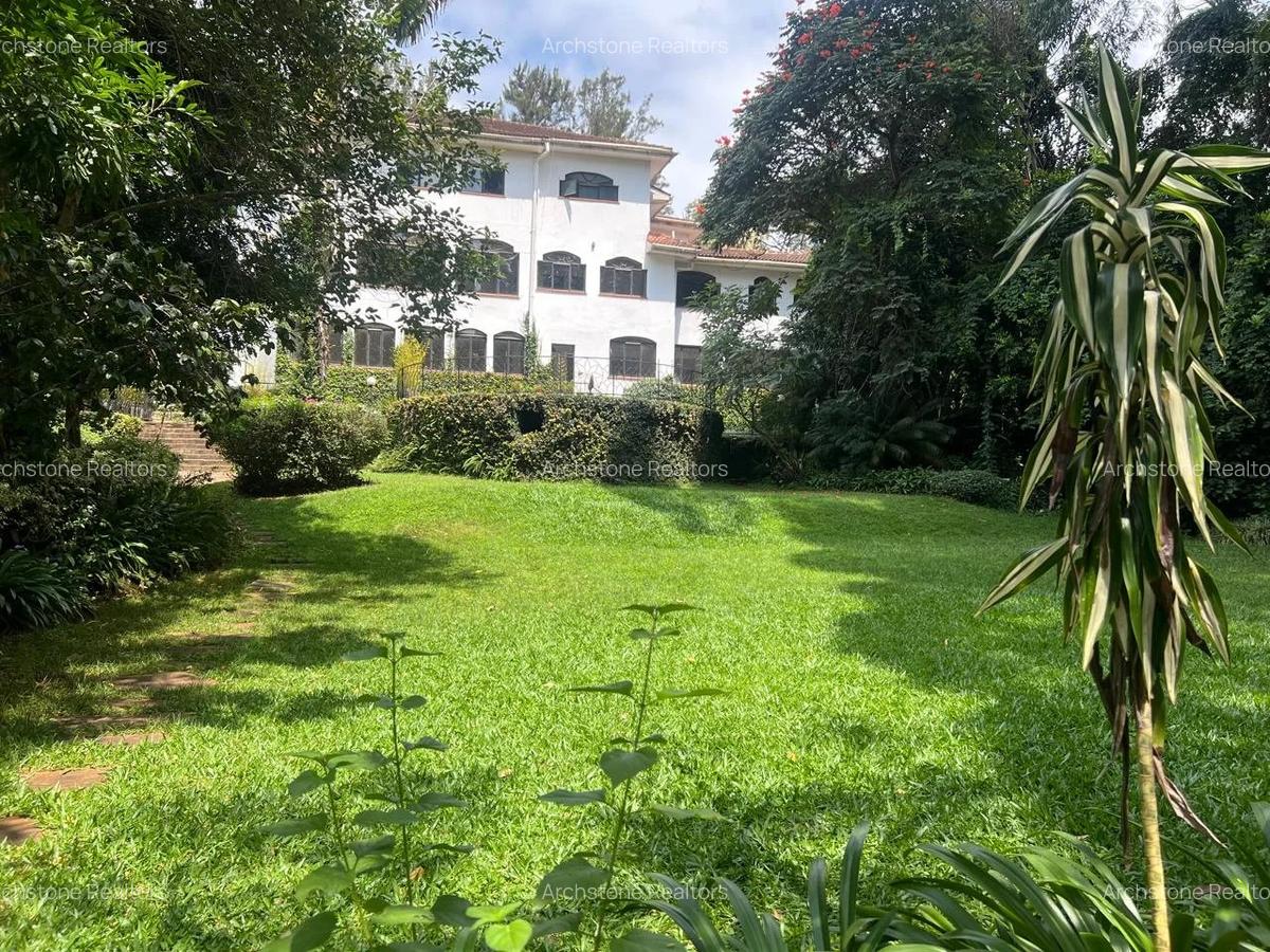 5 Bed House with En Suite in Nyari - 1