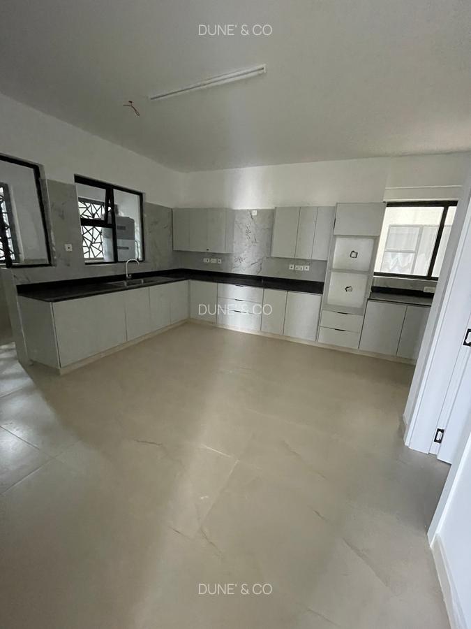 4 Bed Apartment with En Suite in Westlands Area - 8