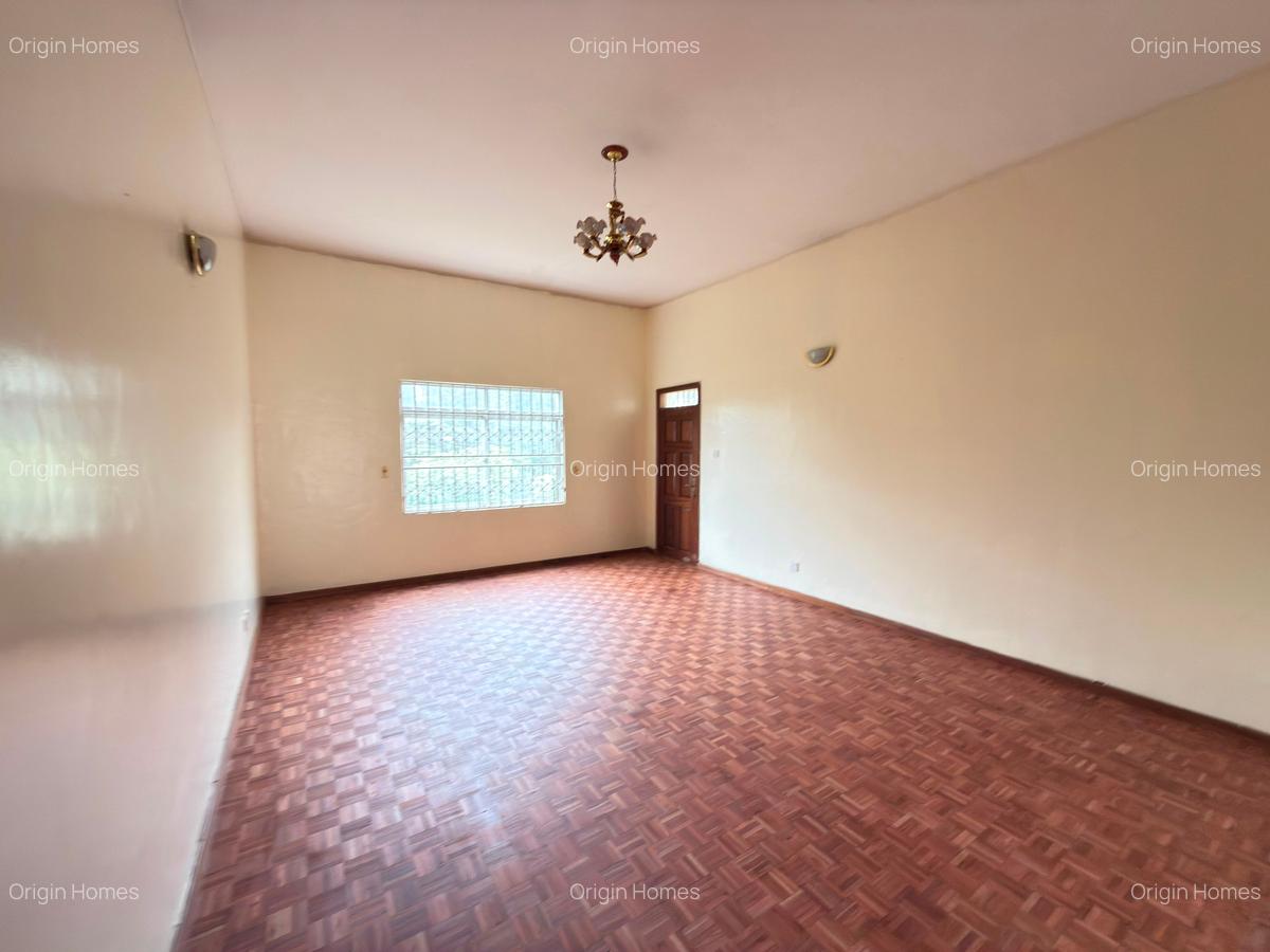 4 Bed Townhouse with En Suite at Lavington - 6