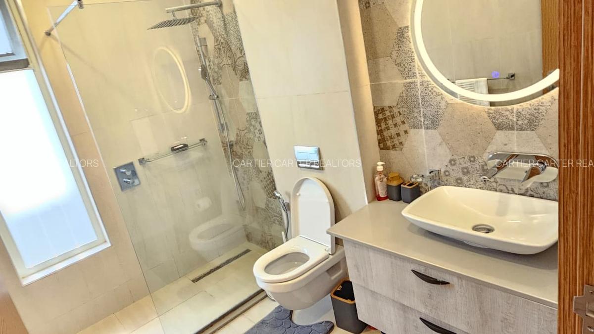 Serviced 2 Bed Apartment with En Suite at City Park Drive - 6