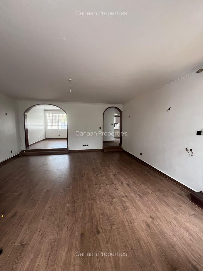 4 Bed Townhouse with En Suite in Lavington - 6