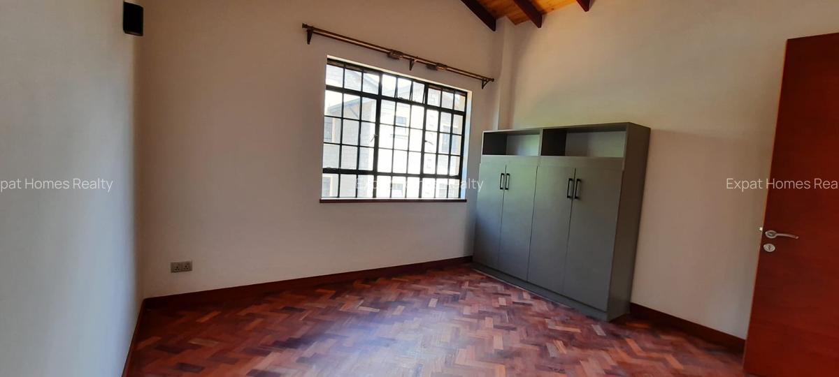 5 Bed Townhouse with En Suite in Lavington - 20