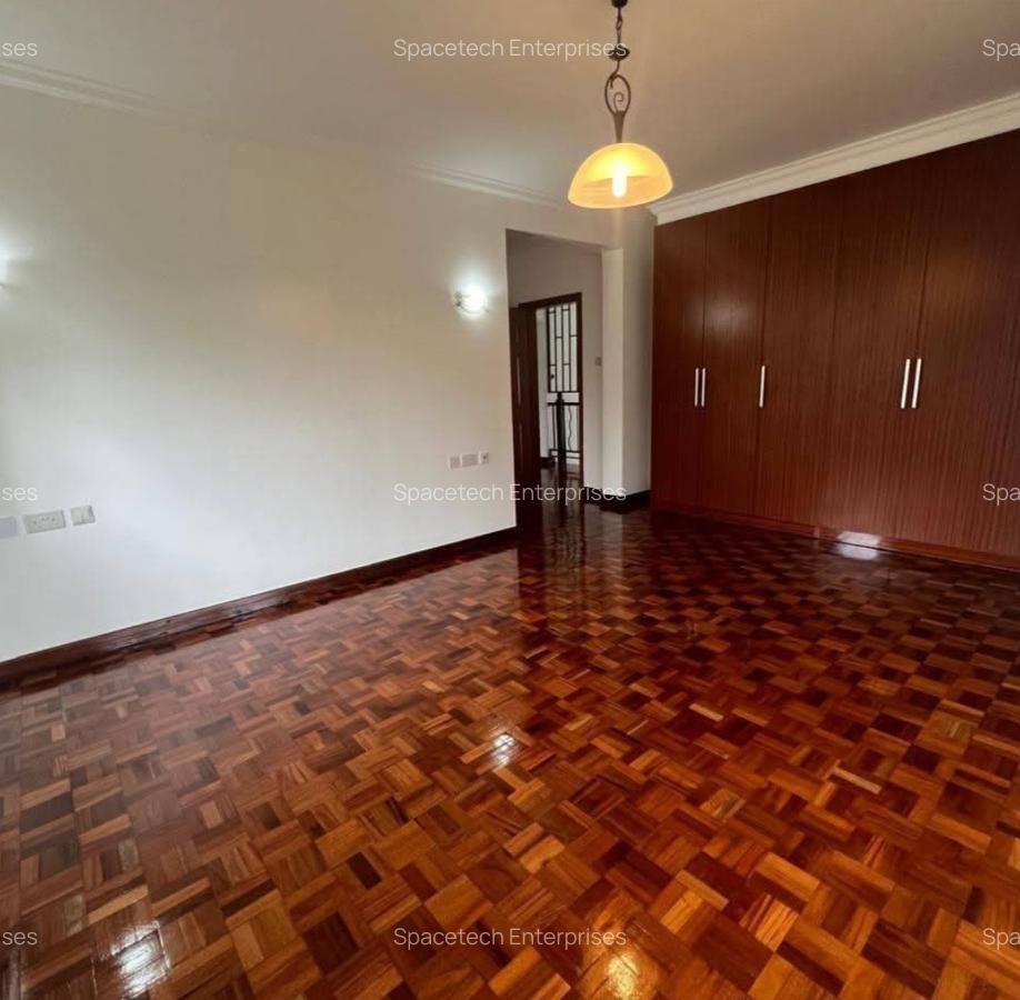 4 Bed Townhouse with En Suite in Loresho - 5