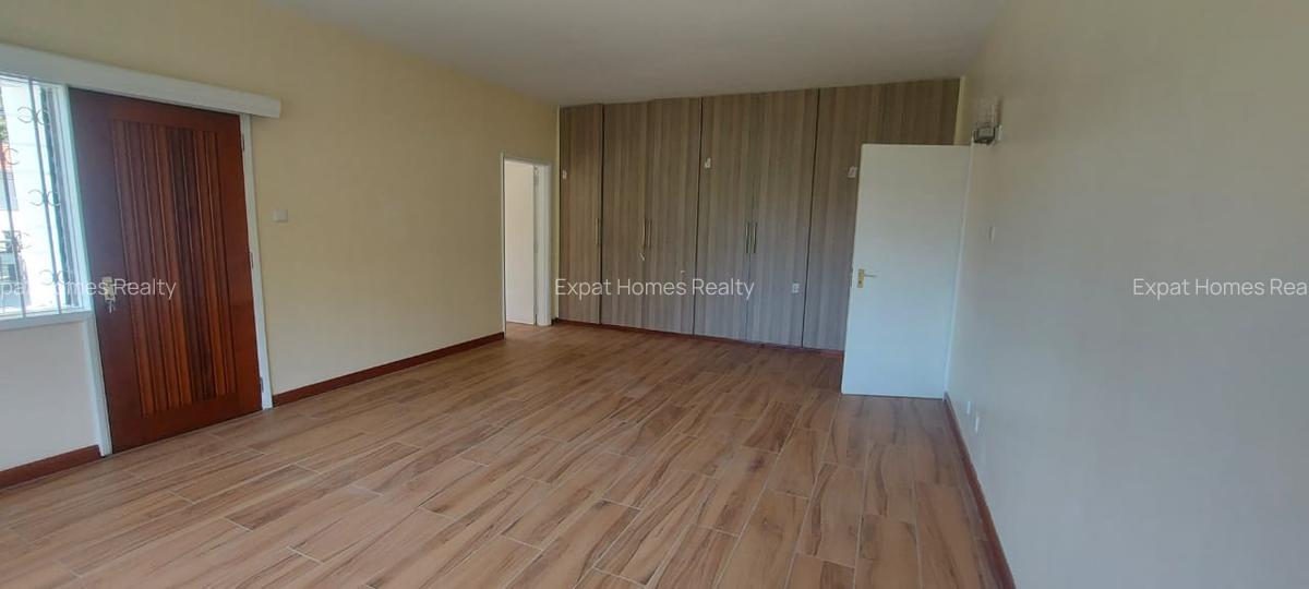 4 Bed House with Garden in Lavington - 8
