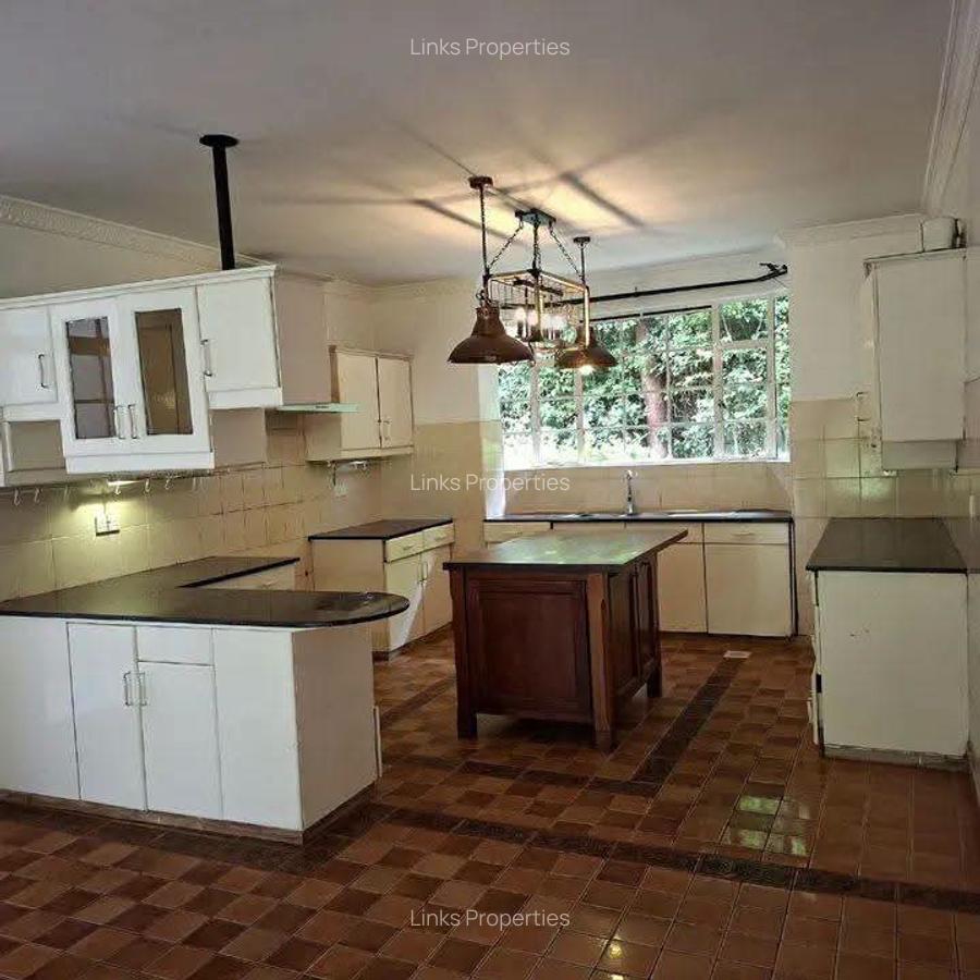 5 Bed Townhouse with En Suite at Karen - 16
