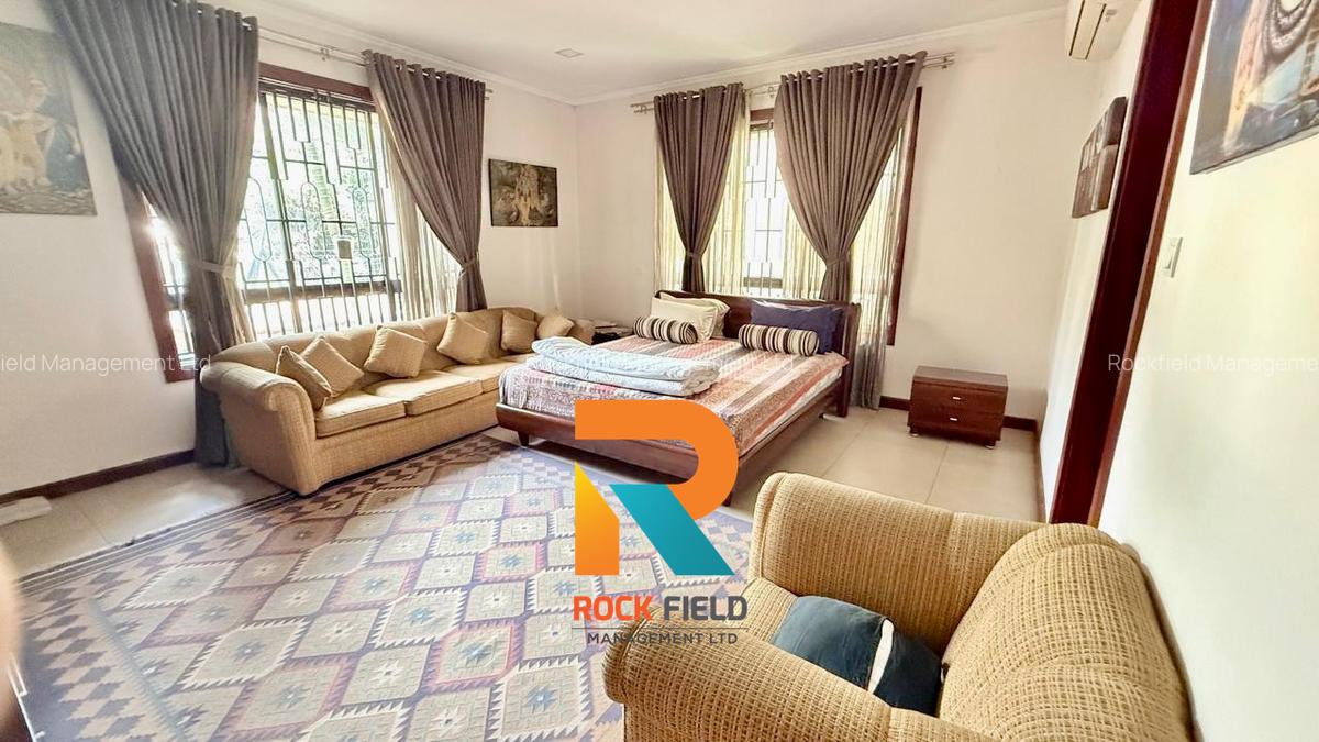 5 Bed Townhouse with En Suite at Peponi Road - 10