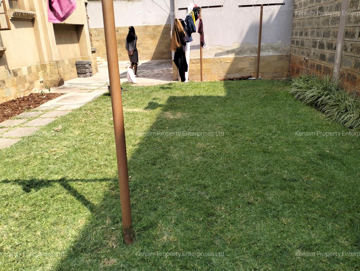 5 Bed Townhouse with En Suite in Lavington - 3