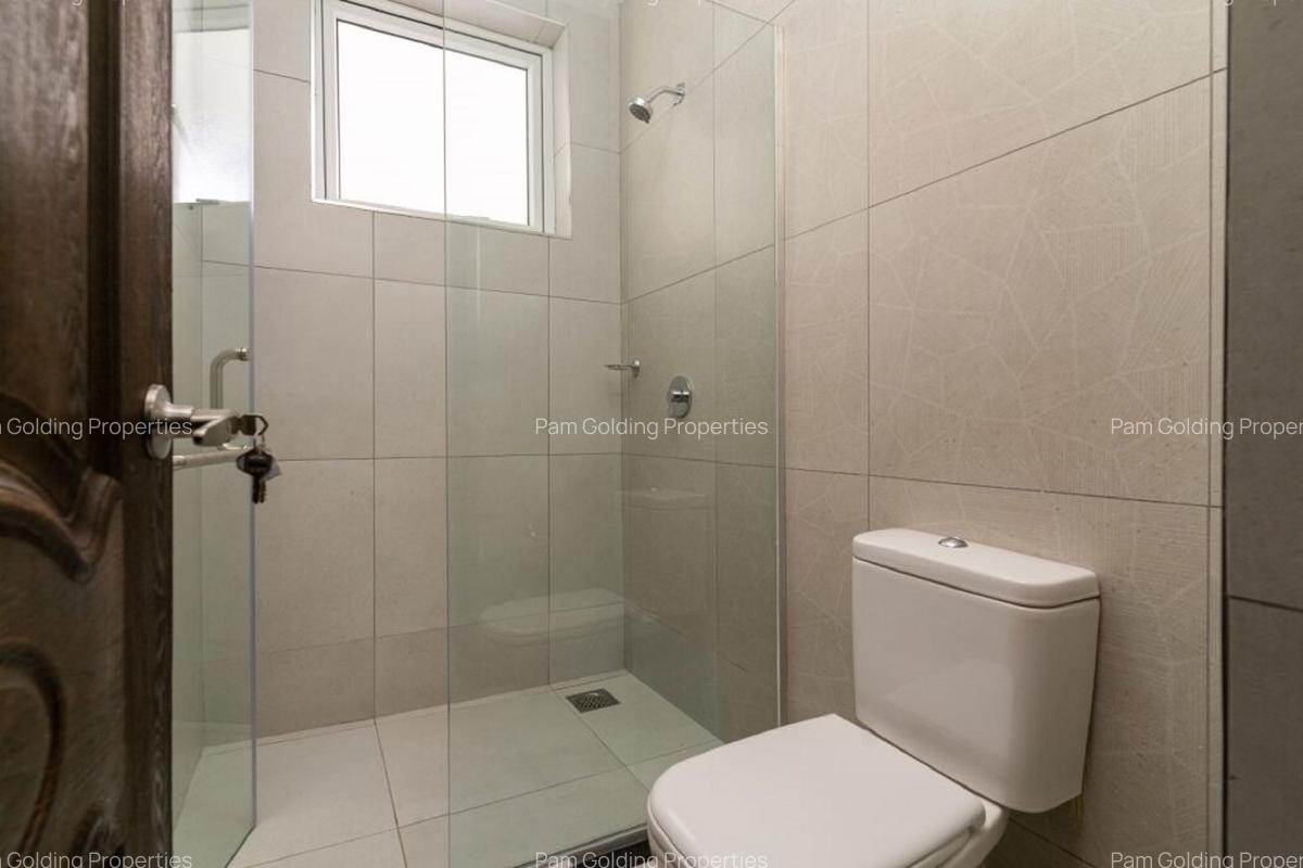 2 Bed Apartment with En Suite at Chady Road - 17