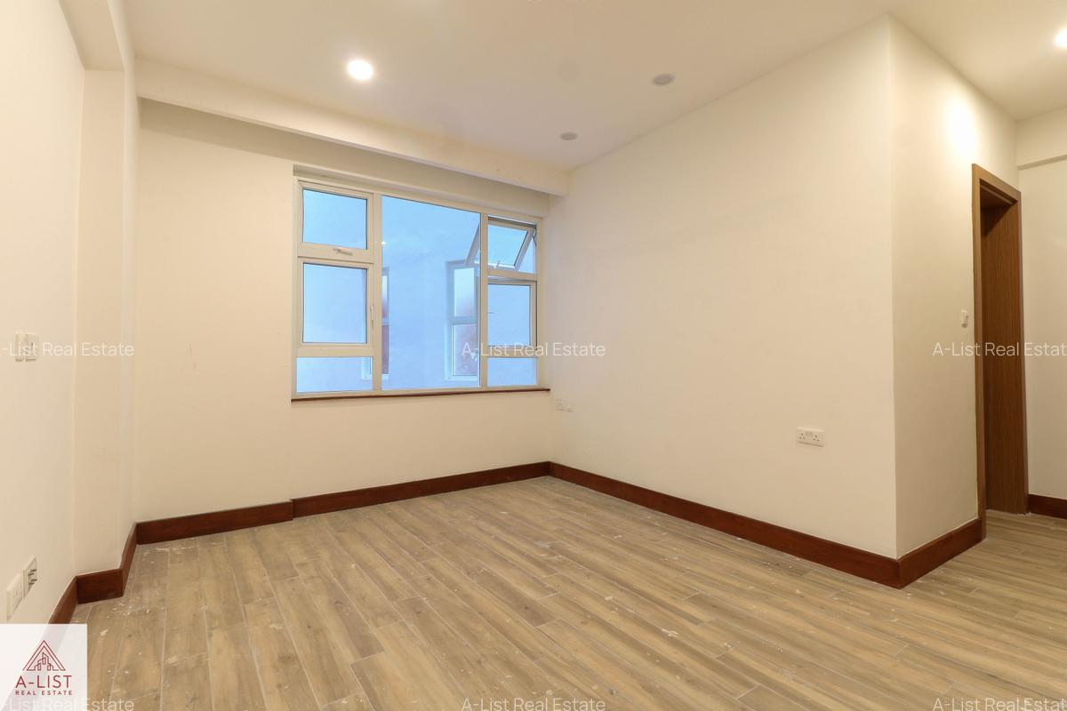 3 Bed Apartment with En Suite at City Park Drive - 10