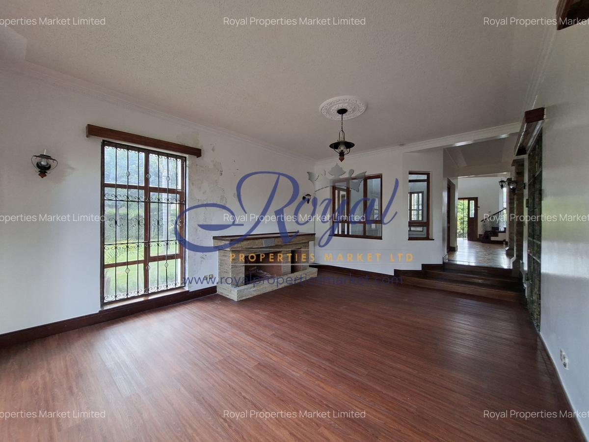 5 Bed House with En Suite in Runda - 2