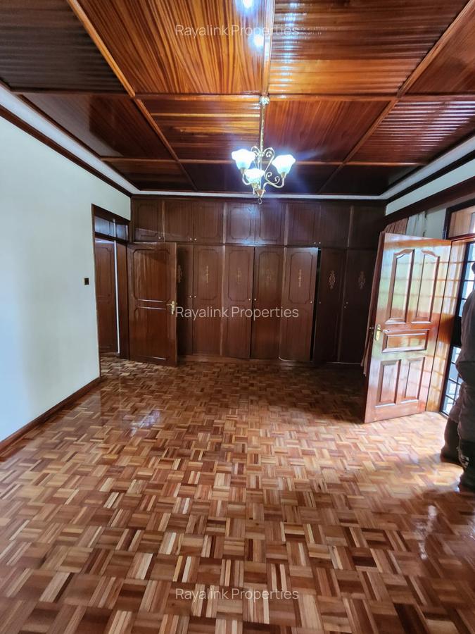 4 Bed House with En Suite at Hardy - 18