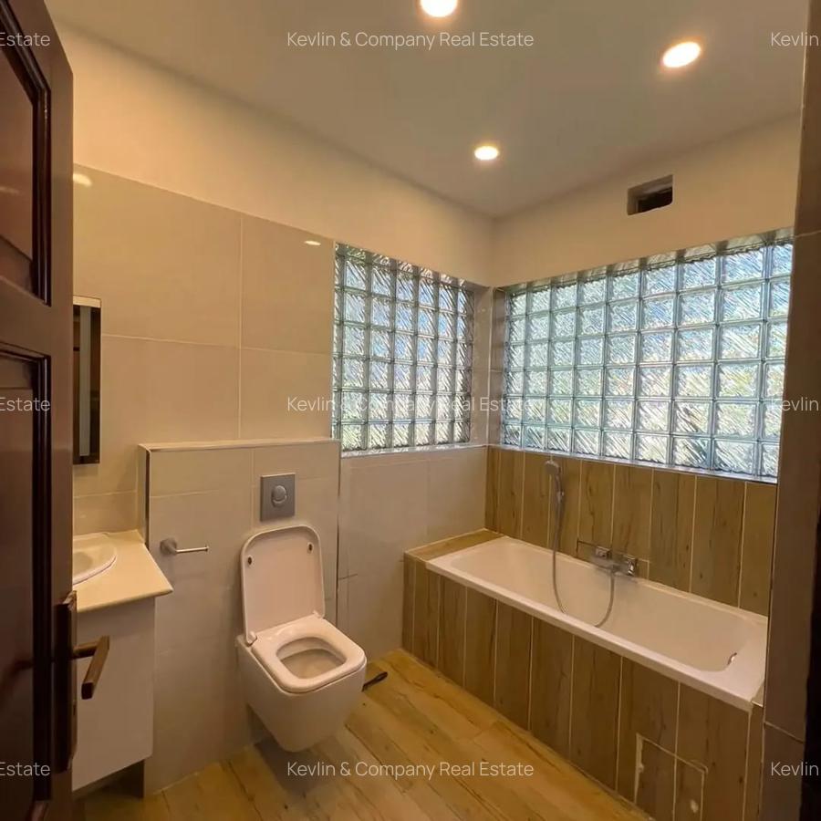 6 Bed Villa with En Suite in Runda - 19