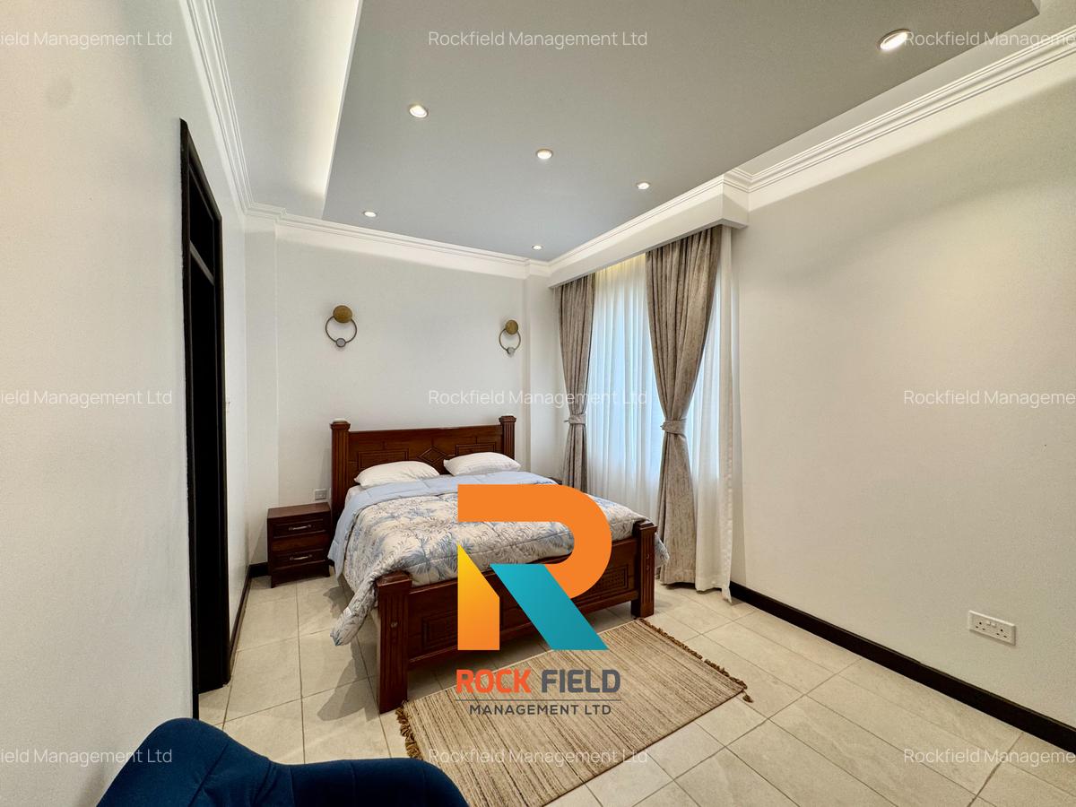 Serviced 2 Bed Apartment with En Suite in Brookside - 13