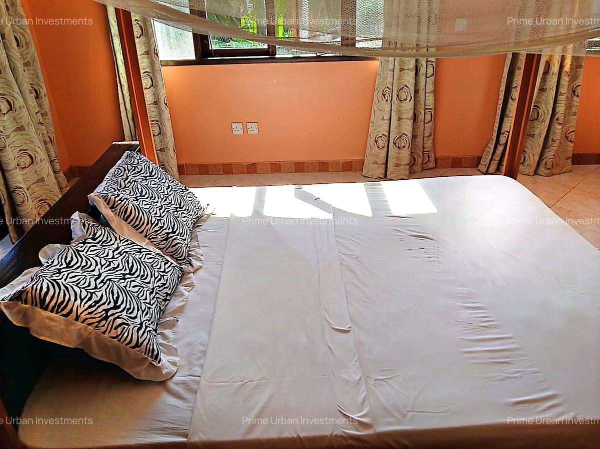 5 Bed House with En Suite at Serena Beach - 12