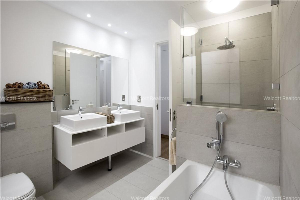 4 Bed Villa with En Suite in Garden Estate - 6