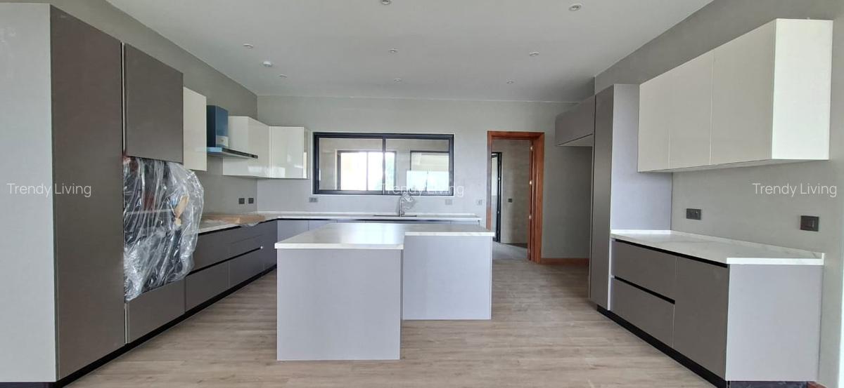 Serviced 4 Bed Apartment with En Suite in Westlands Area - 2