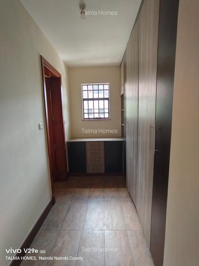 5 Bed Townhouse with En Suite at Off Convent Drive - 15