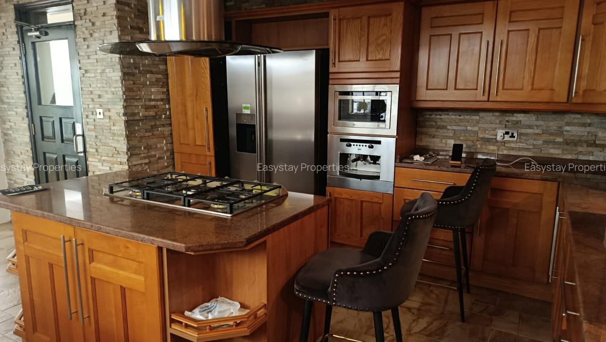 5 Bed Villa with En Suite in Lavington - 12