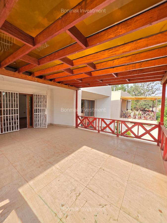 5 Bed Townhouse with En Suite at Lavington Green - 7