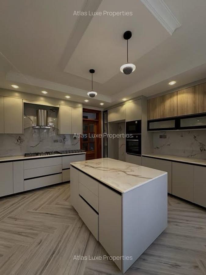 6 Bed Townhouse with En Suite in Runda - 4